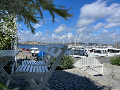 Private house on the west coast with sea view