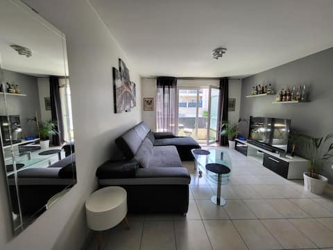 Top Airbnb: 45m² apartment between Paris and Disneyland. in Noisy Le Grand