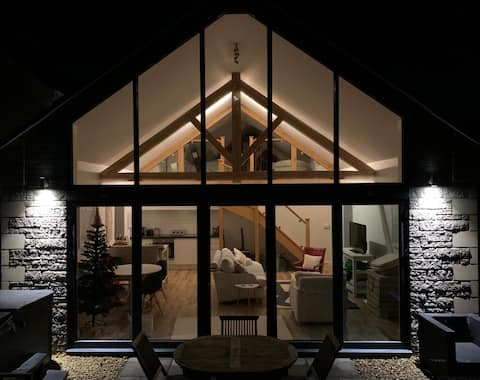 Chic retreat hot tub+pool nr Millfield Glastonbury