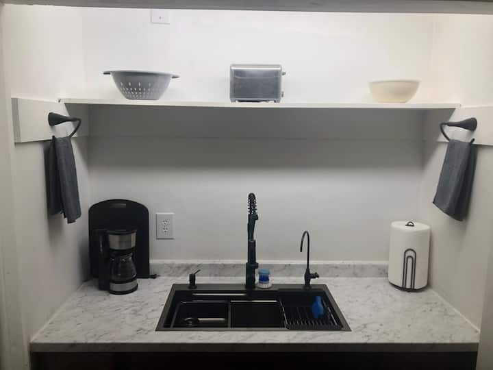 Adorable Casita Guesthouse. - ベーカーズフィールド, CA