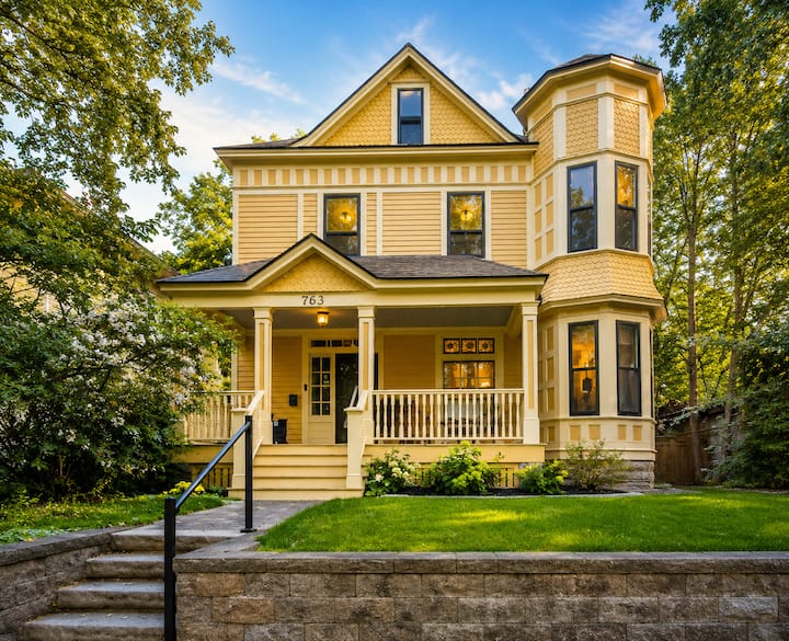 Historic Summit Hill Retreat Walk to Grand Ave - Houses for Rent