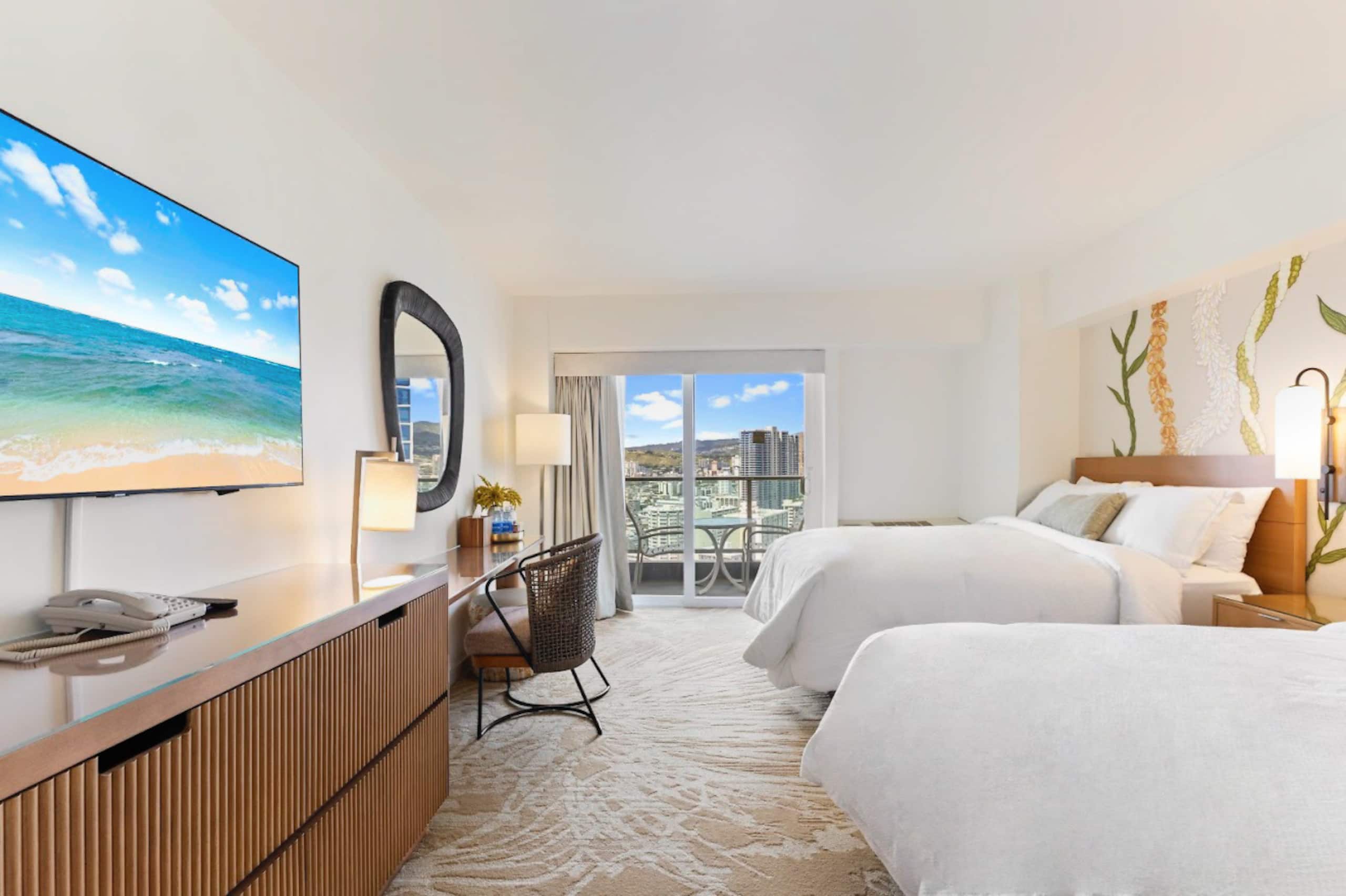 Condo in Honolulu · ★4.95 · Studio · 2 beds · 1 private bath - Image 2