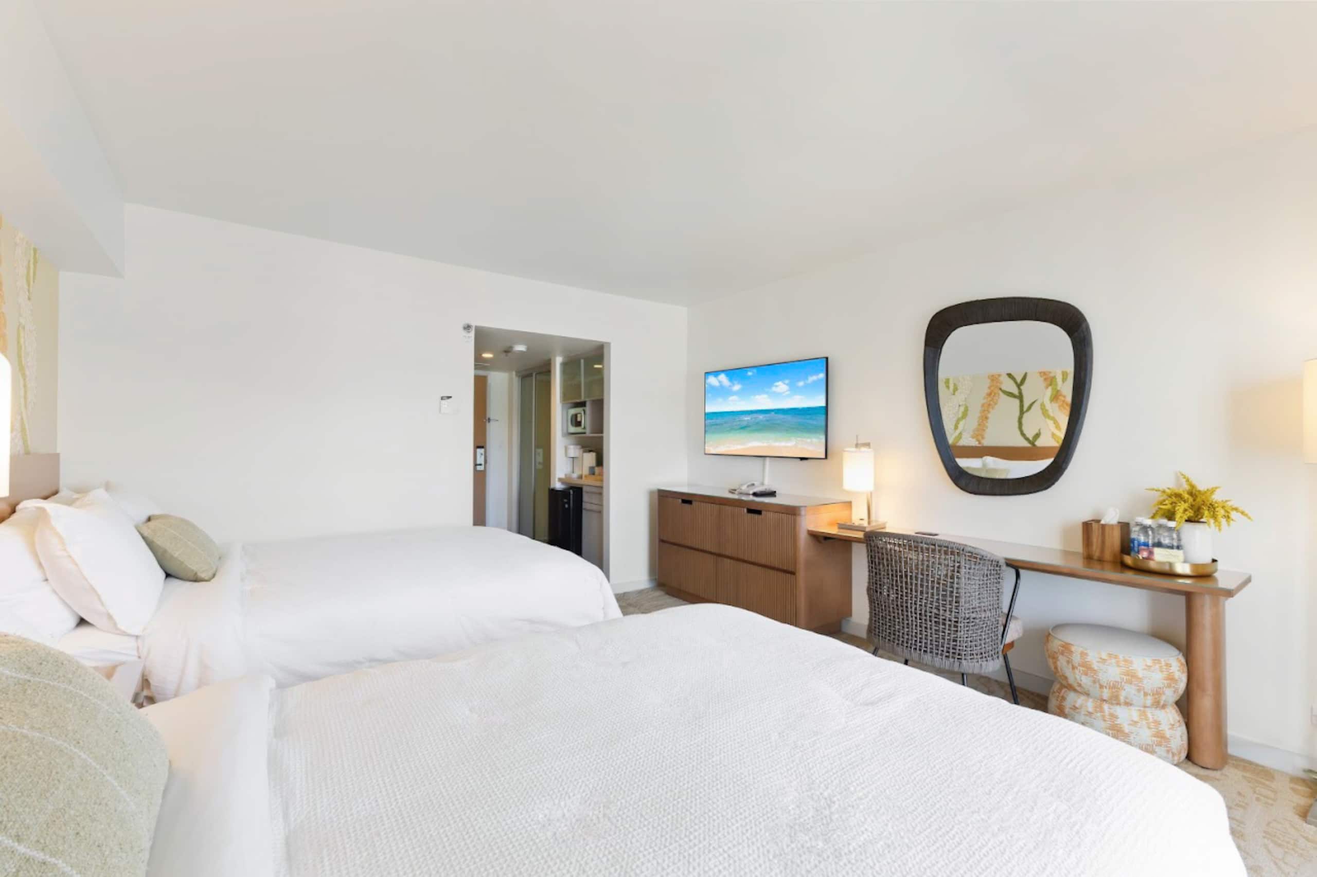 Condo in Honolulu · ★4.95 · Studio · 2 beds · 1 private bath - Image 6