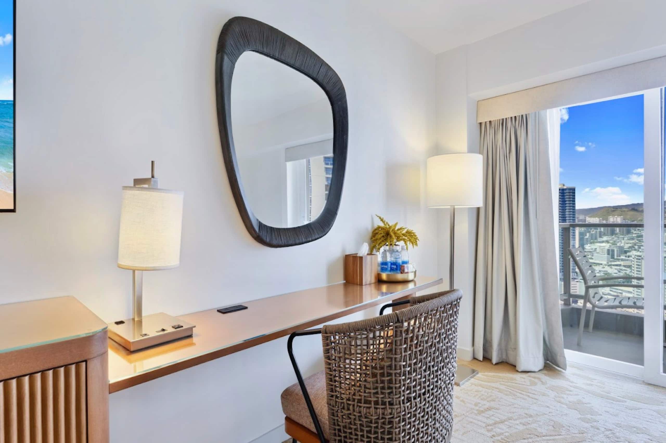Condo in Honolulu · ★4.95 · Studio · 2 beds · 1 private bath - Image 8
