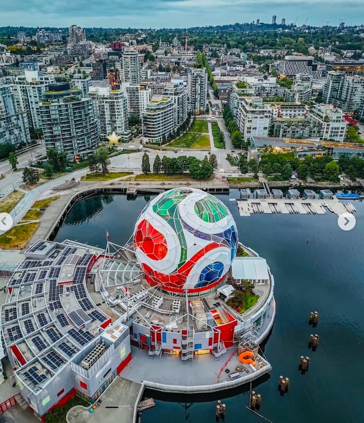 Rare -Modern Walk-out T/h By Seawall - Vancouver
