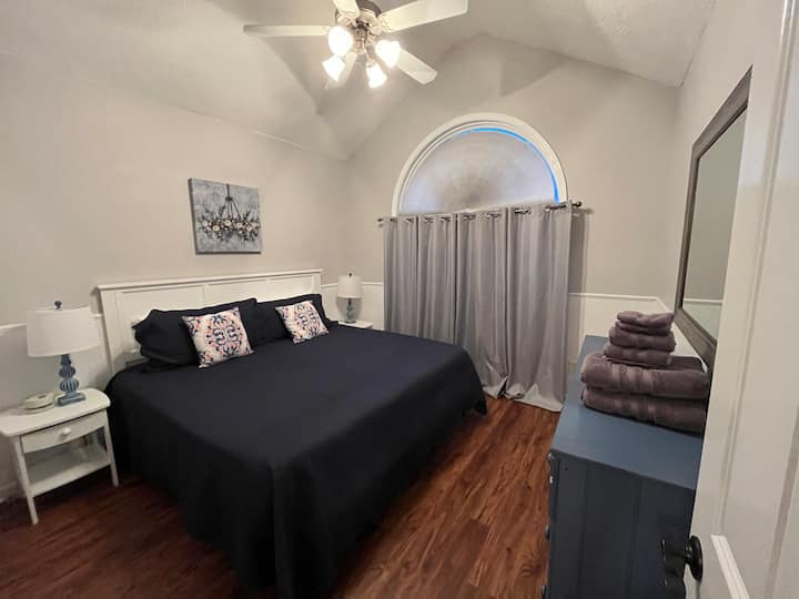 2nd Bedroom with King bed