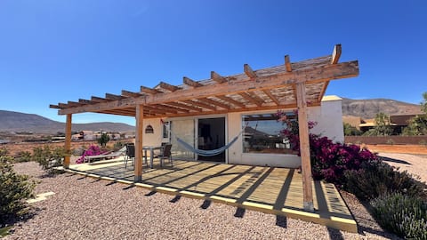 Eco Chalet  in Tetir, 10 min beaches, power wifi