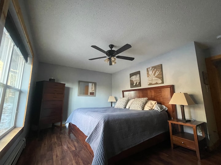 سرير كينج يطل على غابة أسبن