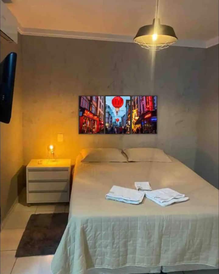 Apto 1 Quarto, Moderno Com Sacada E Mesa Bistrô. - ゴイアニア