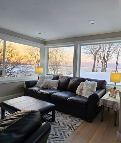 Dreamy Lake House - Erie, PA