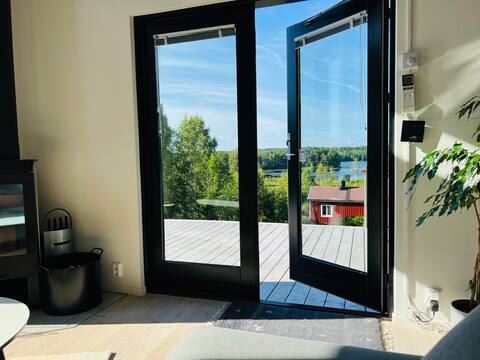 Popular Airbnb listing: Amazing house. Lake view, garden, boat & sauna in Örkelljunga