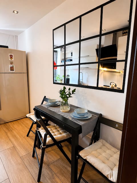 Top performing Airbnb: Apartment near the center(2 persons) +free parking in Huby
