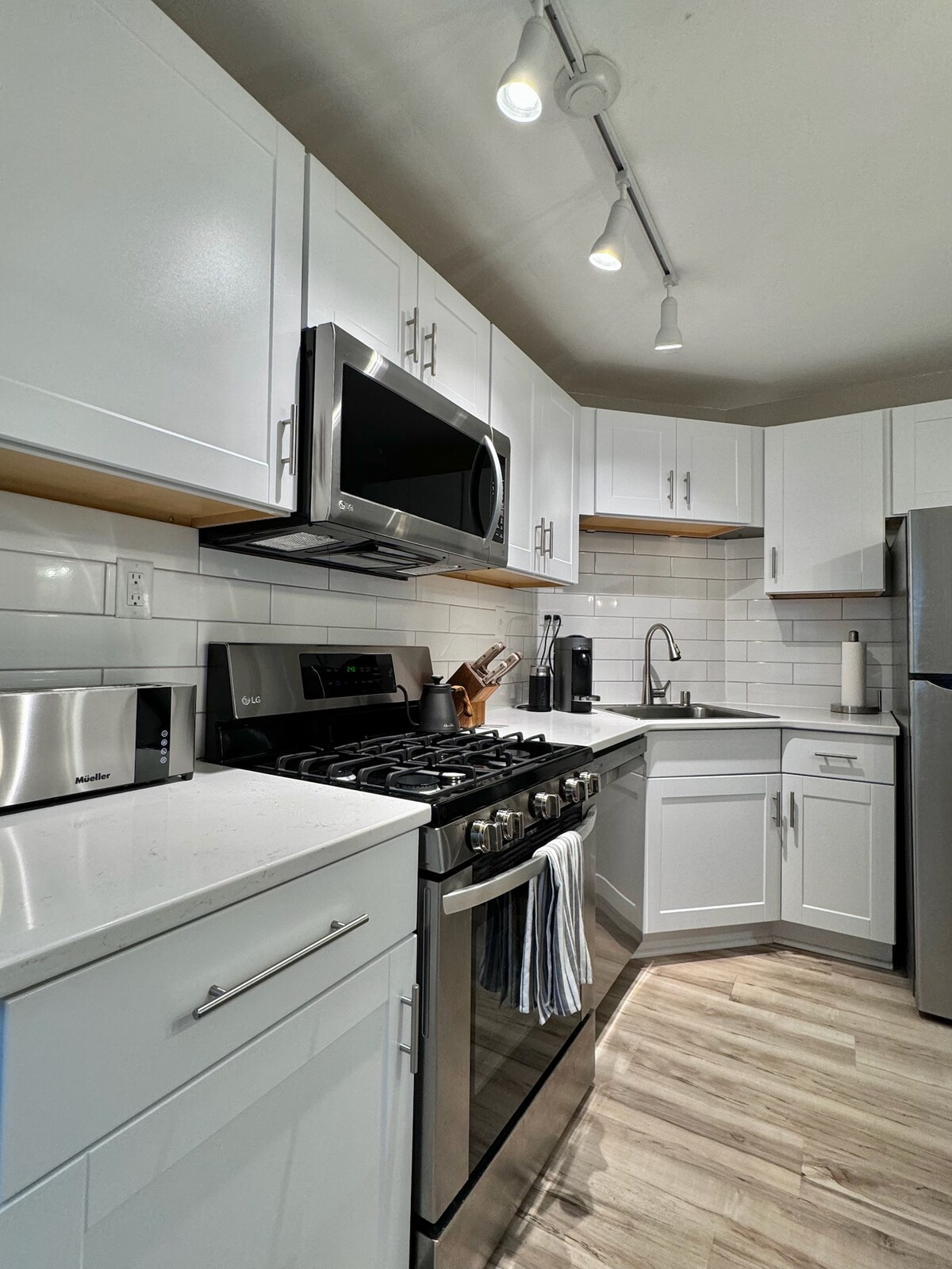Newly Renovated 3-BR Near Downtown St Paul