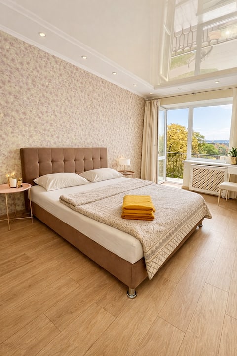 1 room apartment in the center Bright dreams