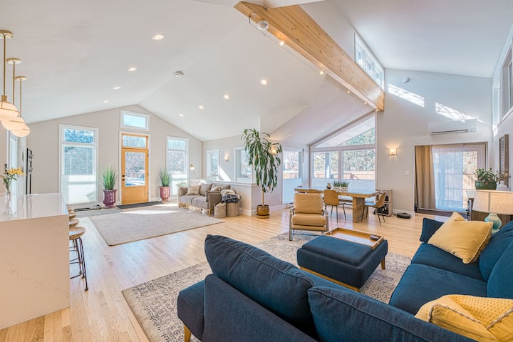 Modern Retreat W/ Guest Suite | Near Pearl St. - Boulder, CO