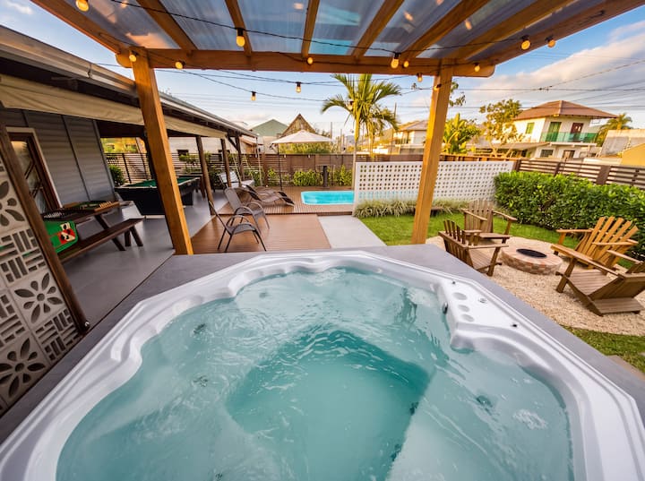 Retreat with Pool, Jacuzzi and Fire Pit