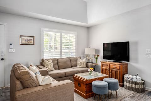 Popular Airbnb listing: Bruce’s Field Downtown | Dogs OK | Covered Parking in Aiken