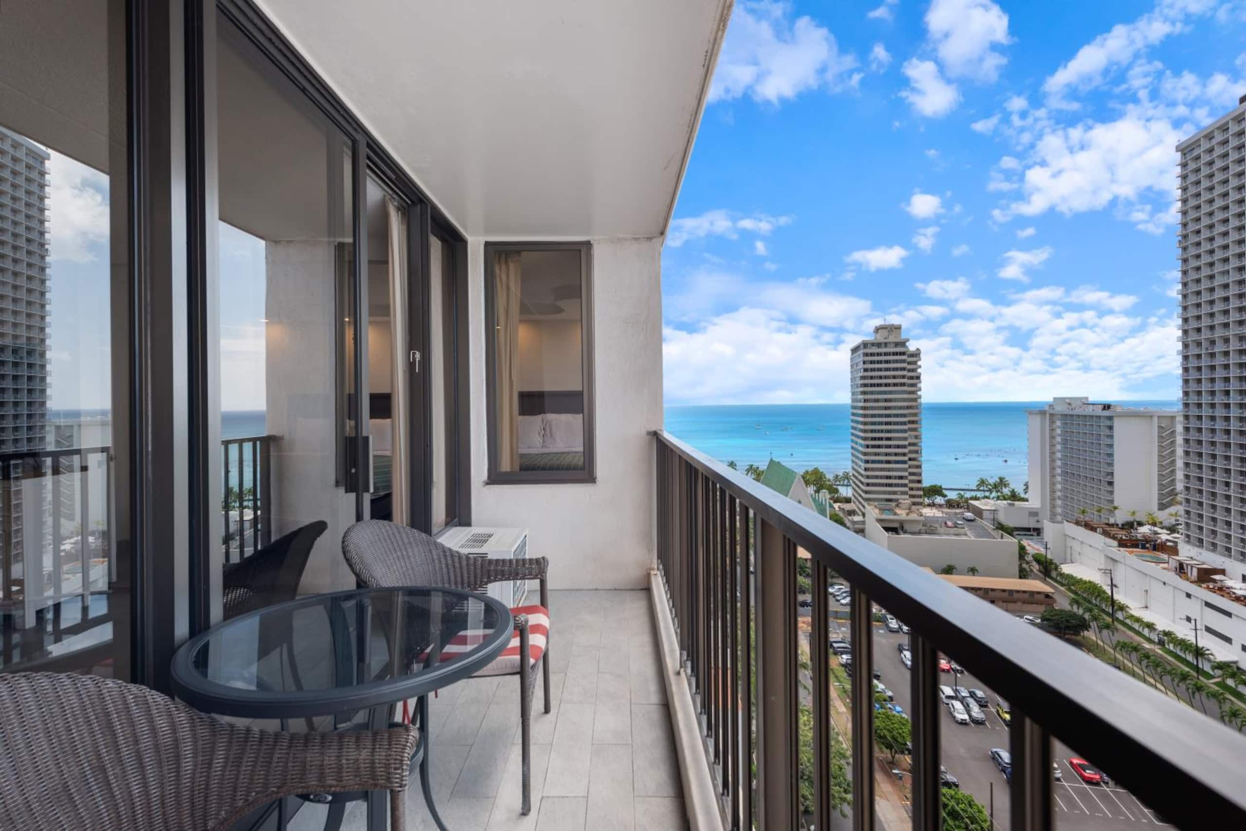 Condo in Honolulu · ★4.68 · 1 bedroom · 4 beds · 1 private bath - Image 16