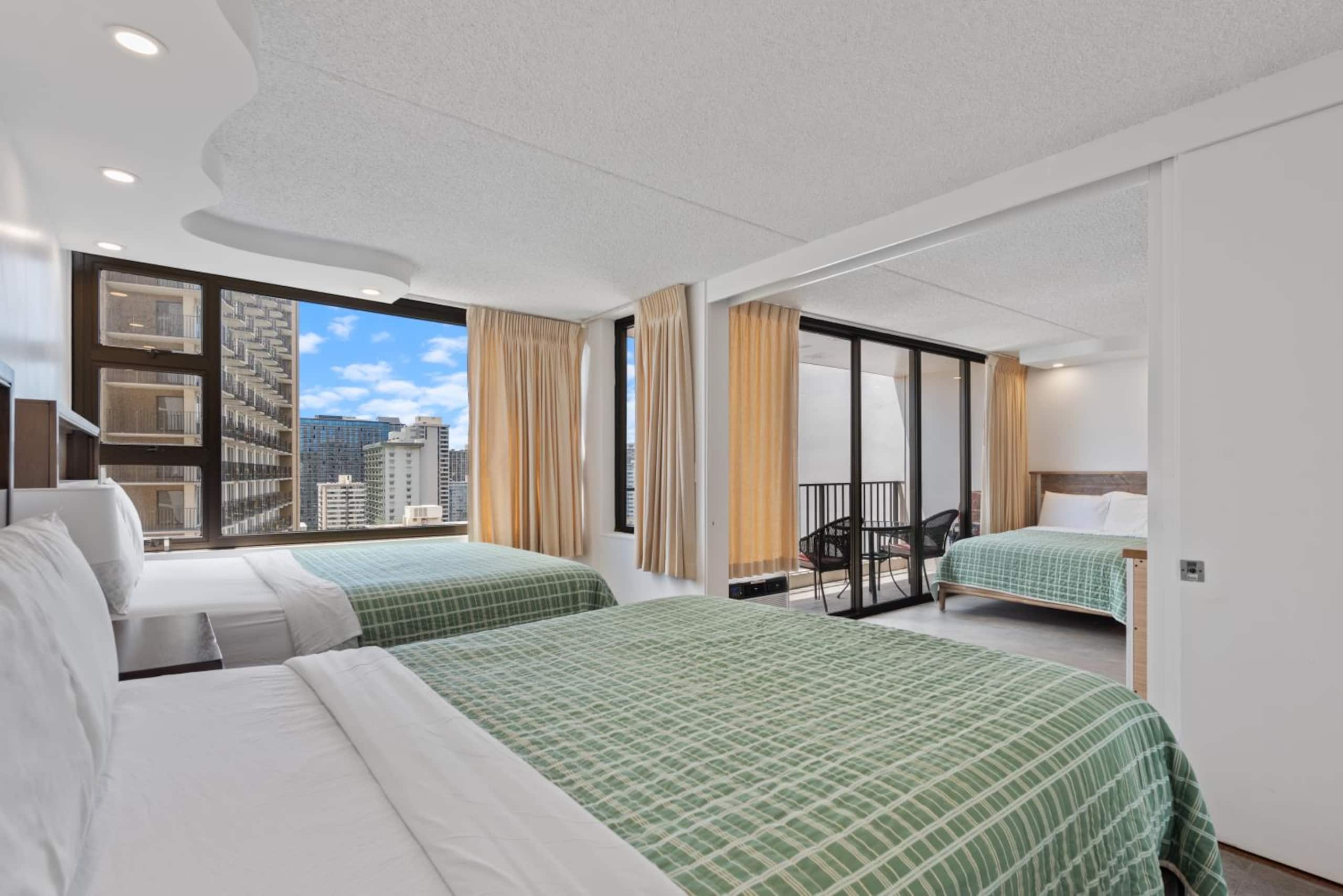 Condo in Honolulu · ★4.68 · 1 bedroom · 4 beds · 1 private bath - Image 11