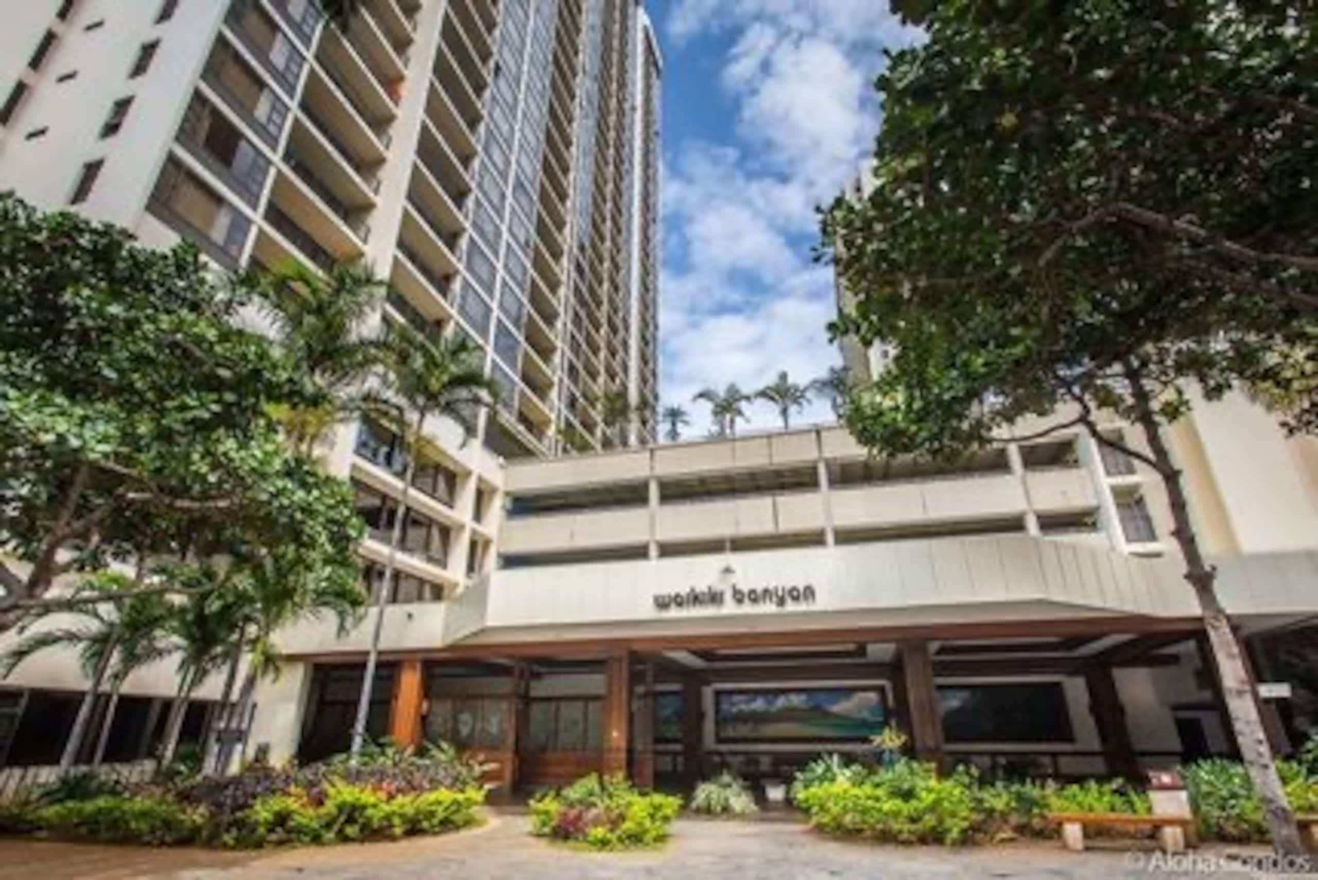 Condo in Honolulu · ★4.68 · 1 bedroom · 4 beds · 1 private bath - Image 17