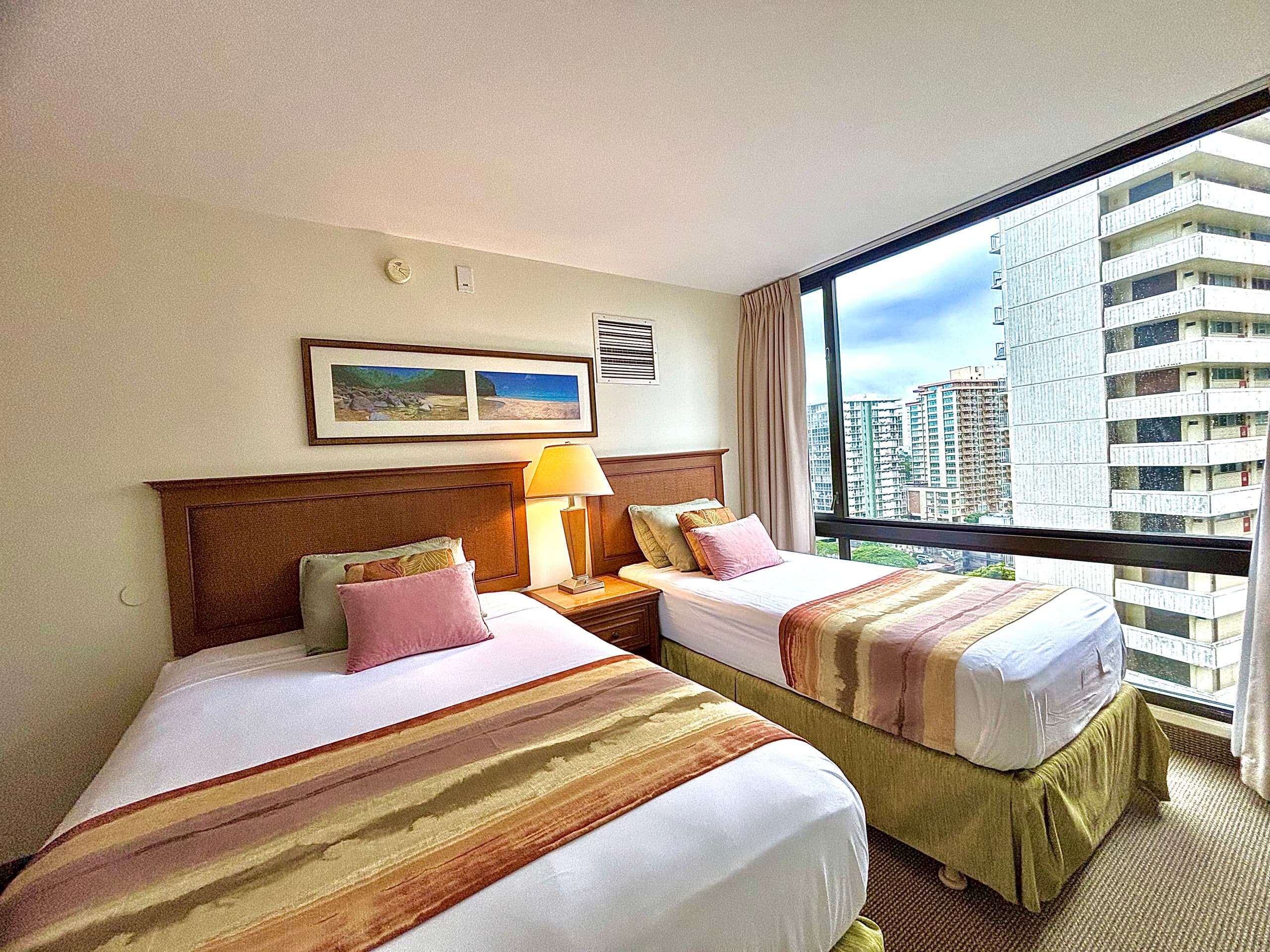 Condo in Honolulu · ★4.68 · 1 bedroom · 2 beds · 1 private bath - Image 15