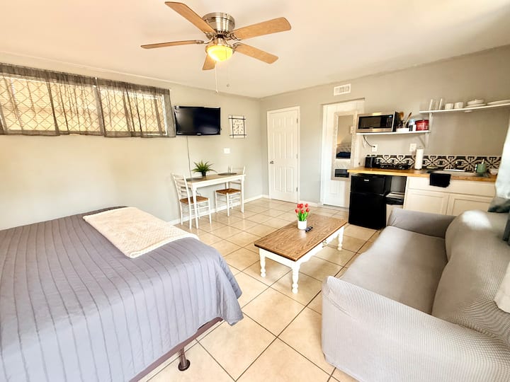 *Cozy Nice Studio, Safe, Peaceful* - Jacksonville, FL