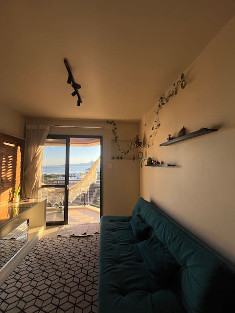 Imóvel de sucesso: Incredible ocean view • Garage • Downtown • 5 guests em Florianópolis