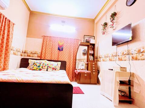 Peaceful Spacious Pvt AC 1BHK Nr Airport on VIP Rd