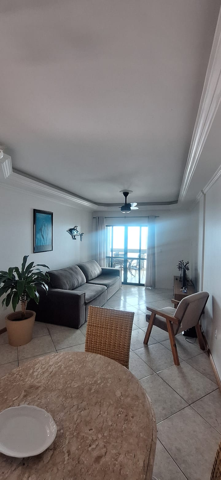 Apartamento Frente Mar, Meia Praia - Itapema. - Itapema