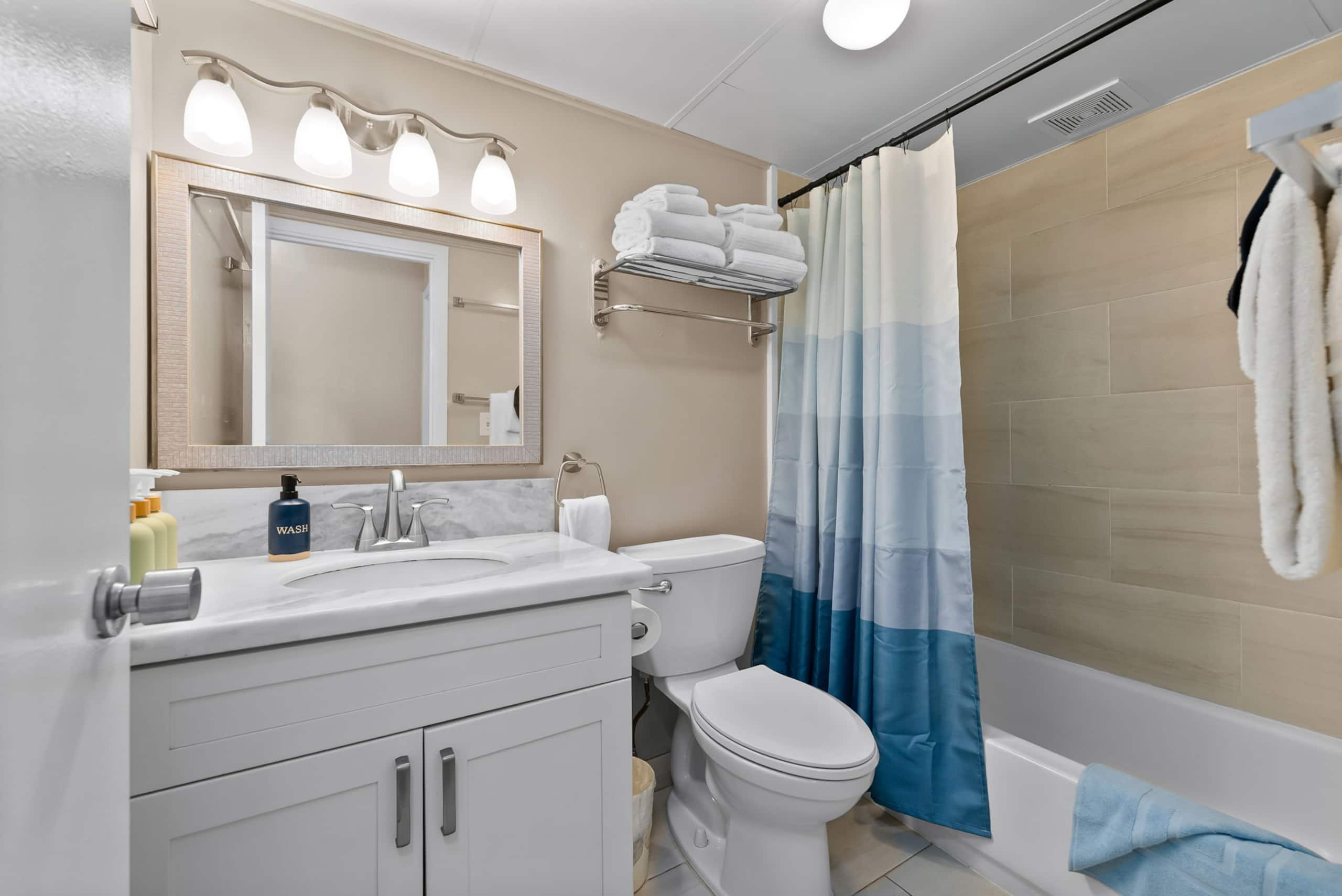 Condo in Honolulu · ★4.43 · 2 bedrooms · 3 beds · 1 bath - Image 17