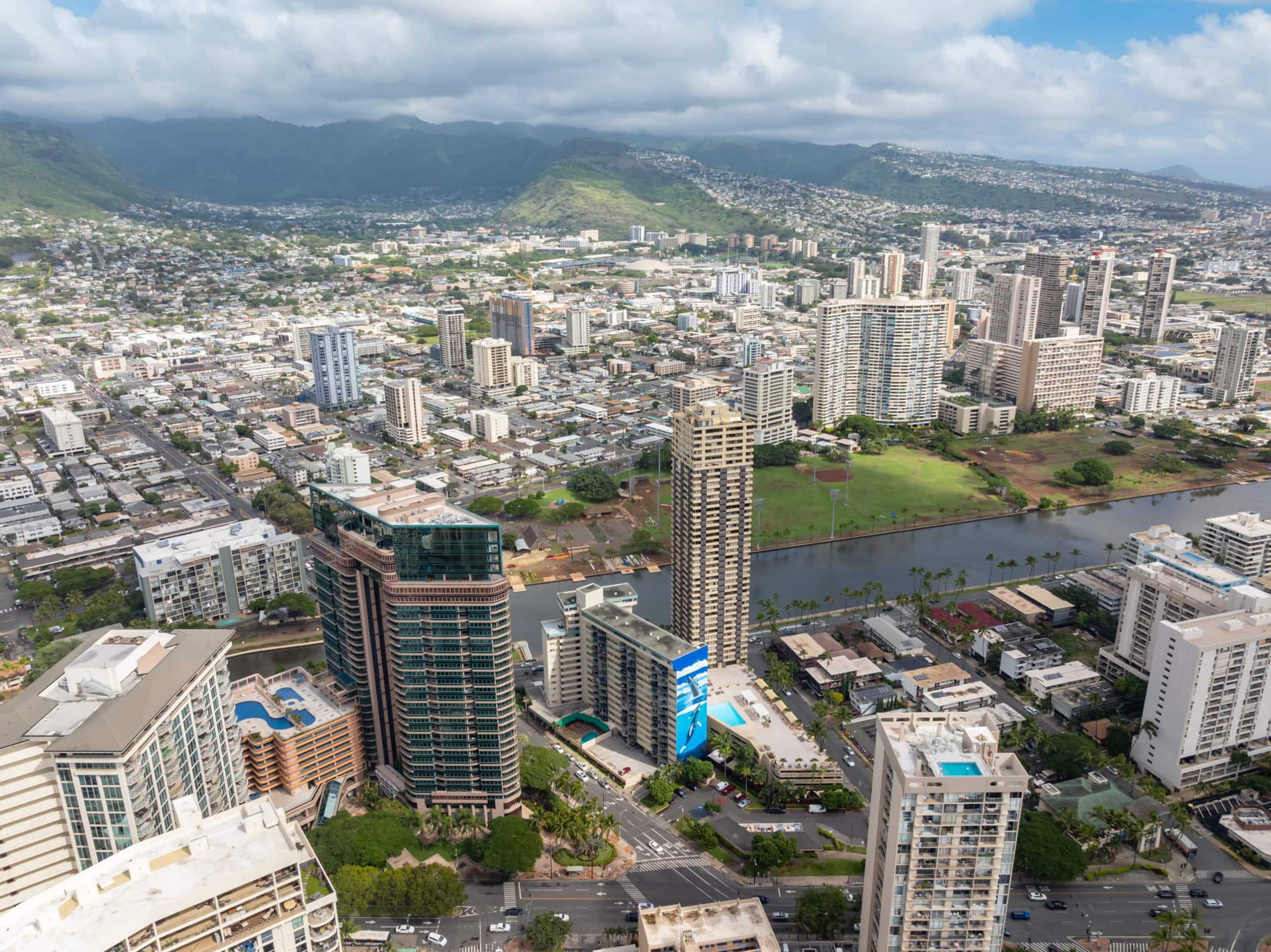 Condo in Honolulu · ★4.43 · 2 bedrooms · 3 beds · 1 bath - Image 21