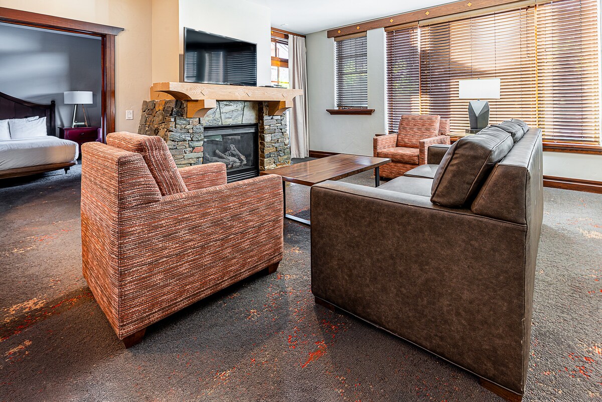 Top performing Airbnb: 3BR Ski-in/out+Ski Valet, Pool, Hot Tub, Fireplace in Snyderville