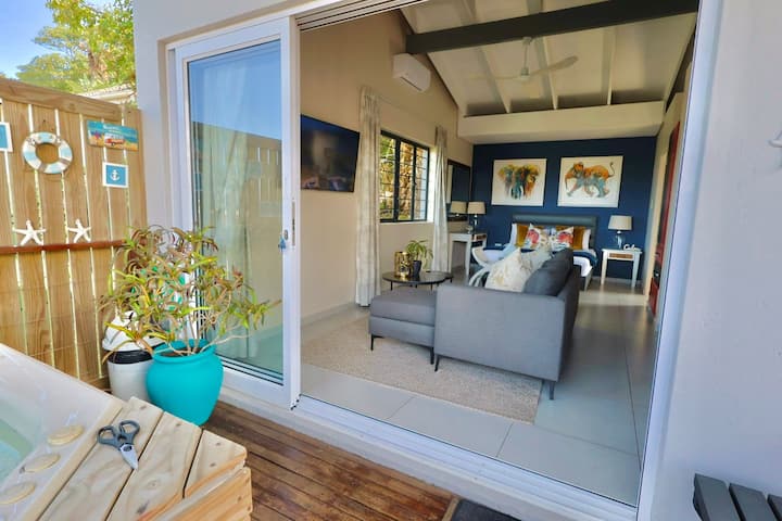 2 Sleeper Studio With Sea Views And Jacuzzi - Dolphin Coast