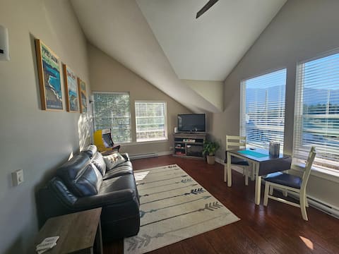 Successful Airbnb property: Carriage house on the rock! in Westwood
