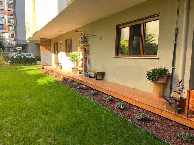 Spacious Bright Home with Garden in Prime Location gallery image 3