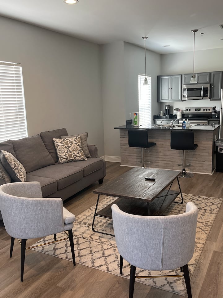 C106, Two Bedroom/2 Bath Apartment W/amenities! - Baton Rouge, LA