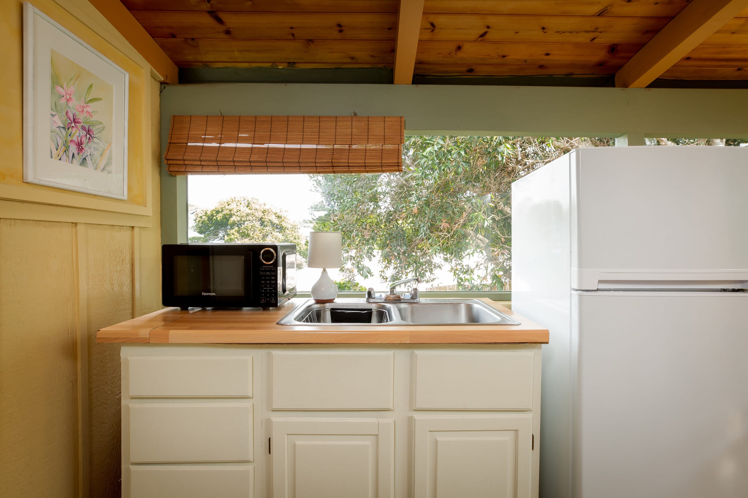 Private Garden Apartment in Historic Waimea Home - Image 4
