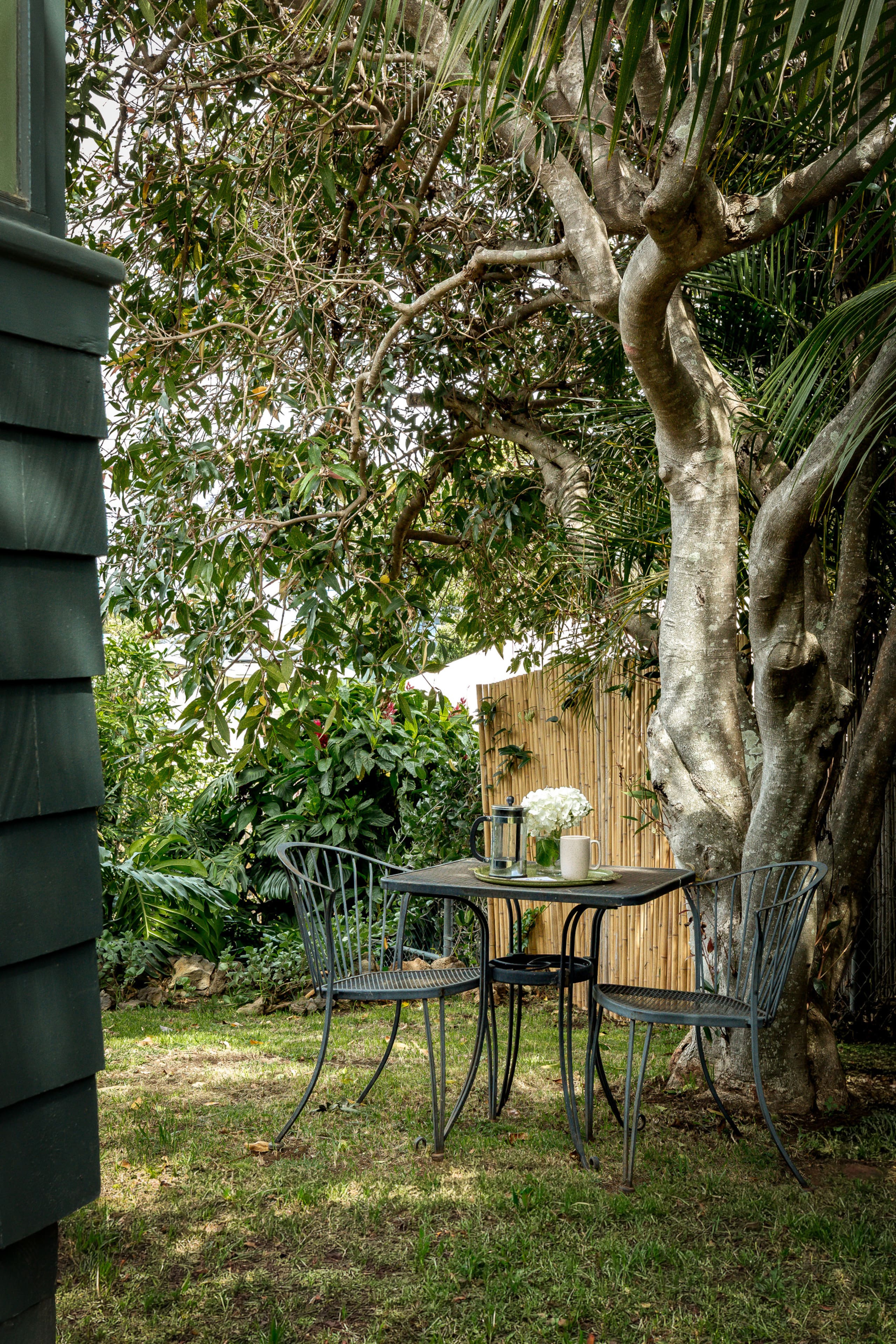 Private Garden Apartment in Historic Waimea Home - Image 11