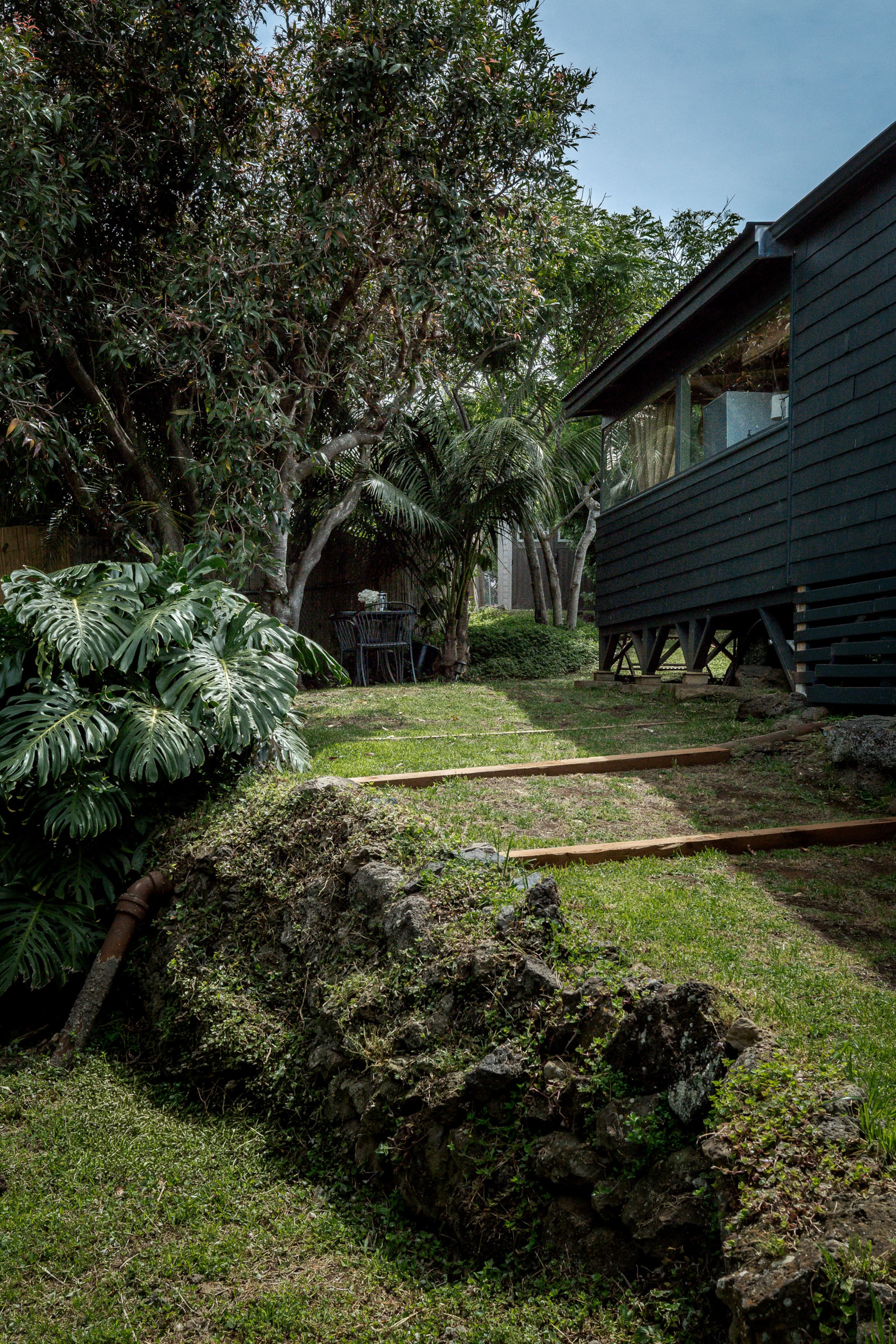 Private Garden Apartment in Historic Waimea Home - Image 13