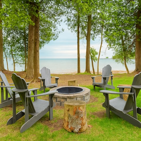 Waterfront cottage on Rowleys Bay!