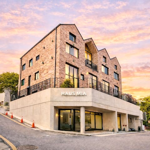 renew HausMia 1+2 | 10 bedrooms, 6 bathrooms, near Hongdae Park, K-drama