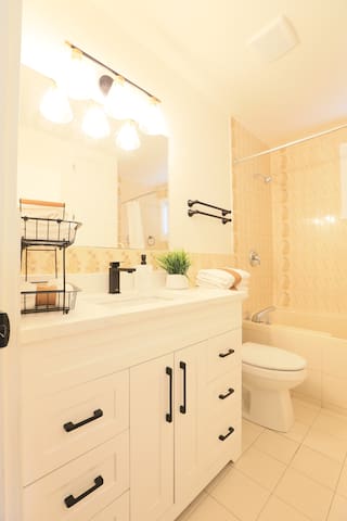 GoNomad managed Airbnb listing 1