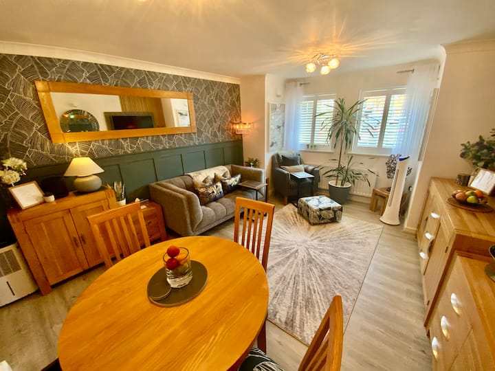 Basingstoke, Cosy 2-bed Apt With Private Parking - Basingstoke