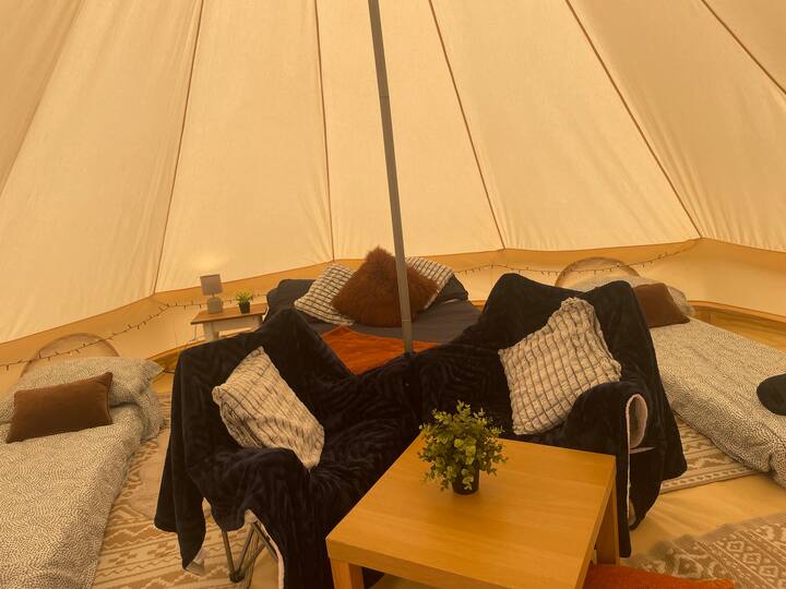 Tent In The Cotswolds - Broadway