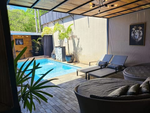 Space with pool, cozy! Lins/SP