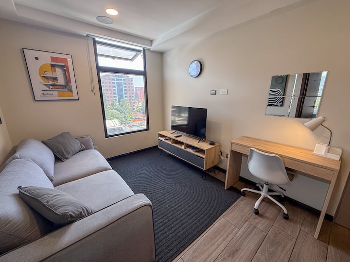 Stylish · Stunning Views · King Bed · Work Space - Guatemala