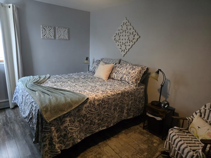 غرفة النوم الرئيسية 