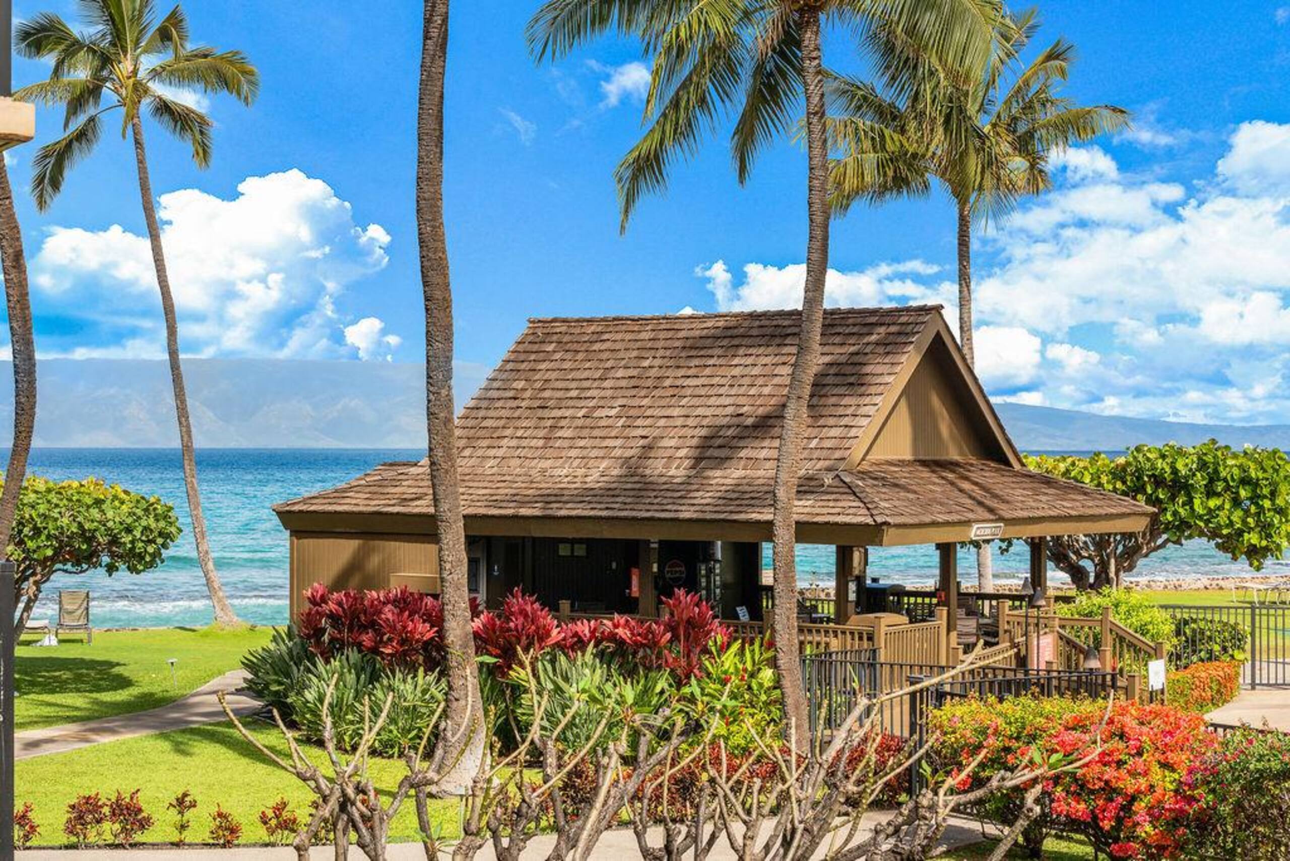 Condo in Lahaina · ★5.0 · 1 bedroom · 2 beds · 1 bath - Image 56