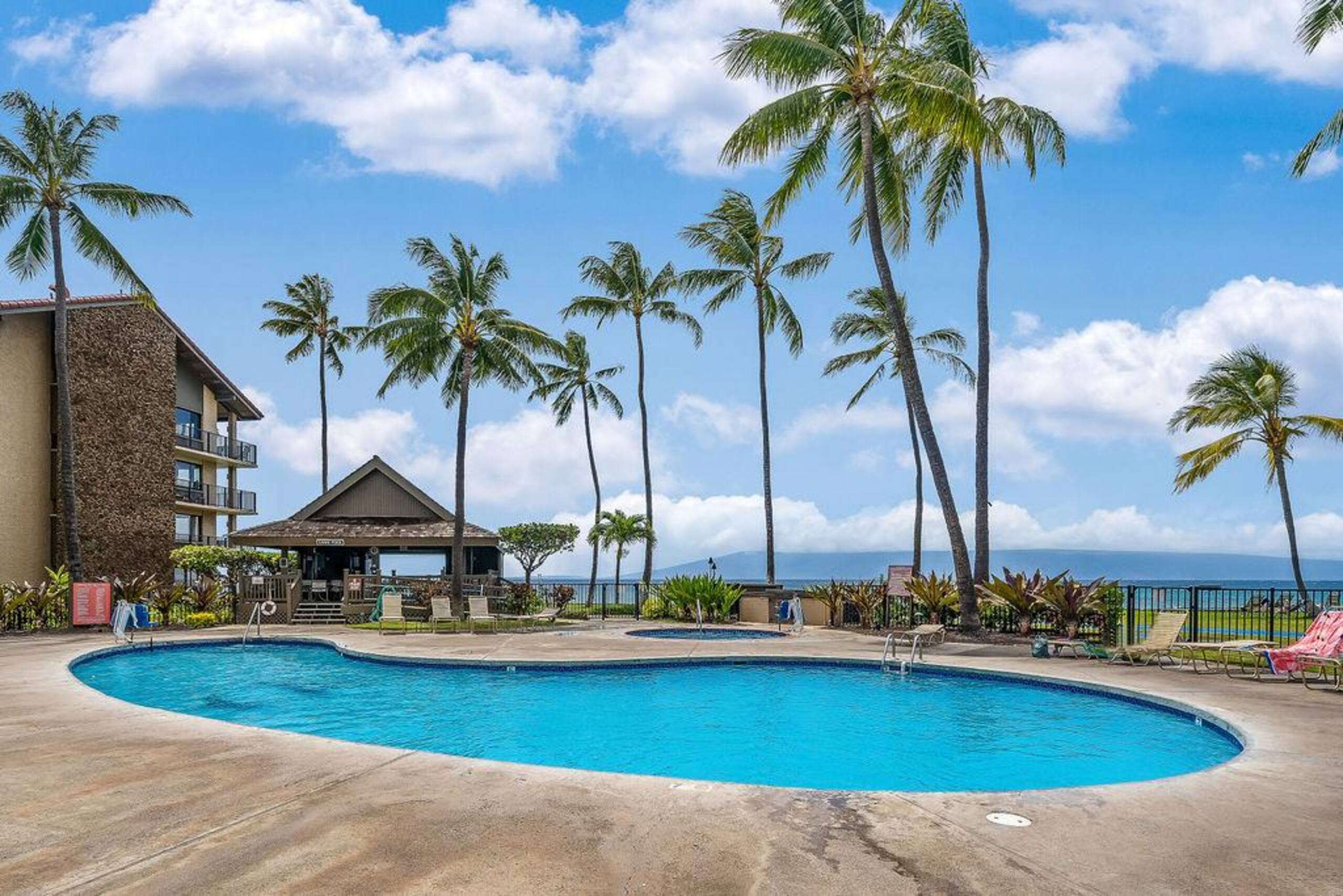 Condo in Lahaina · ★5.0 · 1 bedroom · 2 beds · 1 bath - Image 51