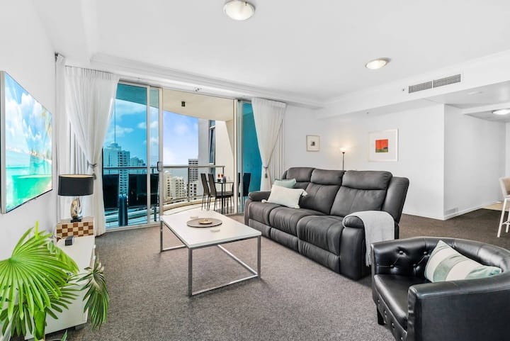 Towers Of Chevron: Blissful Resort Style Living - Surfers Paradise